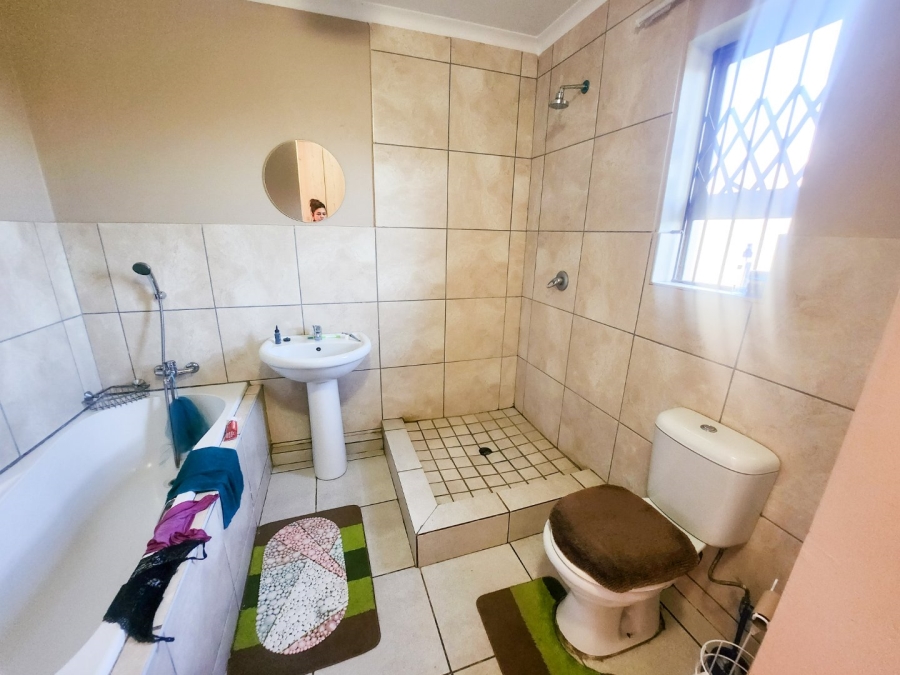 3 Bedroom Property for Sale in Ellaton North West
